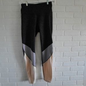 Old Navy Elevate Go Dry High Waisted Flocked Compression 7/8 Length Leggings Med